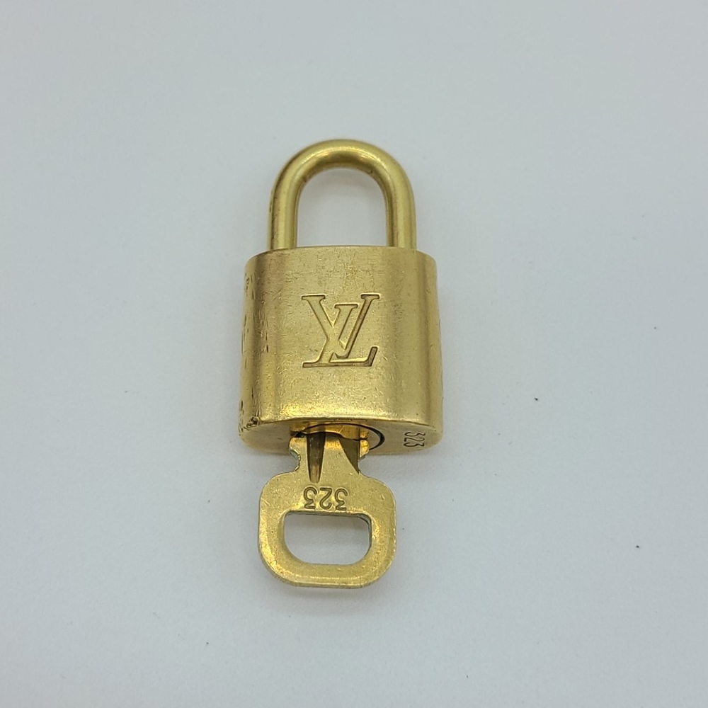 Louis Vuitton Key Set